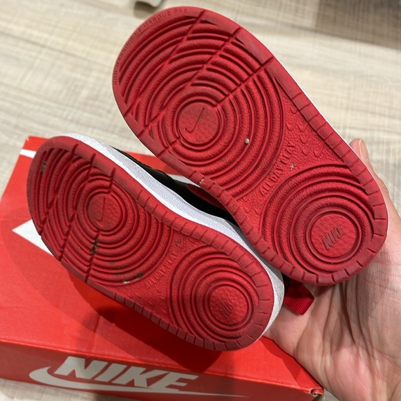 ✨LIKE NEW✨NIKE 5C COURT BOROUGH LOW 2 - black, red and white shoes - Picture 8 of 9